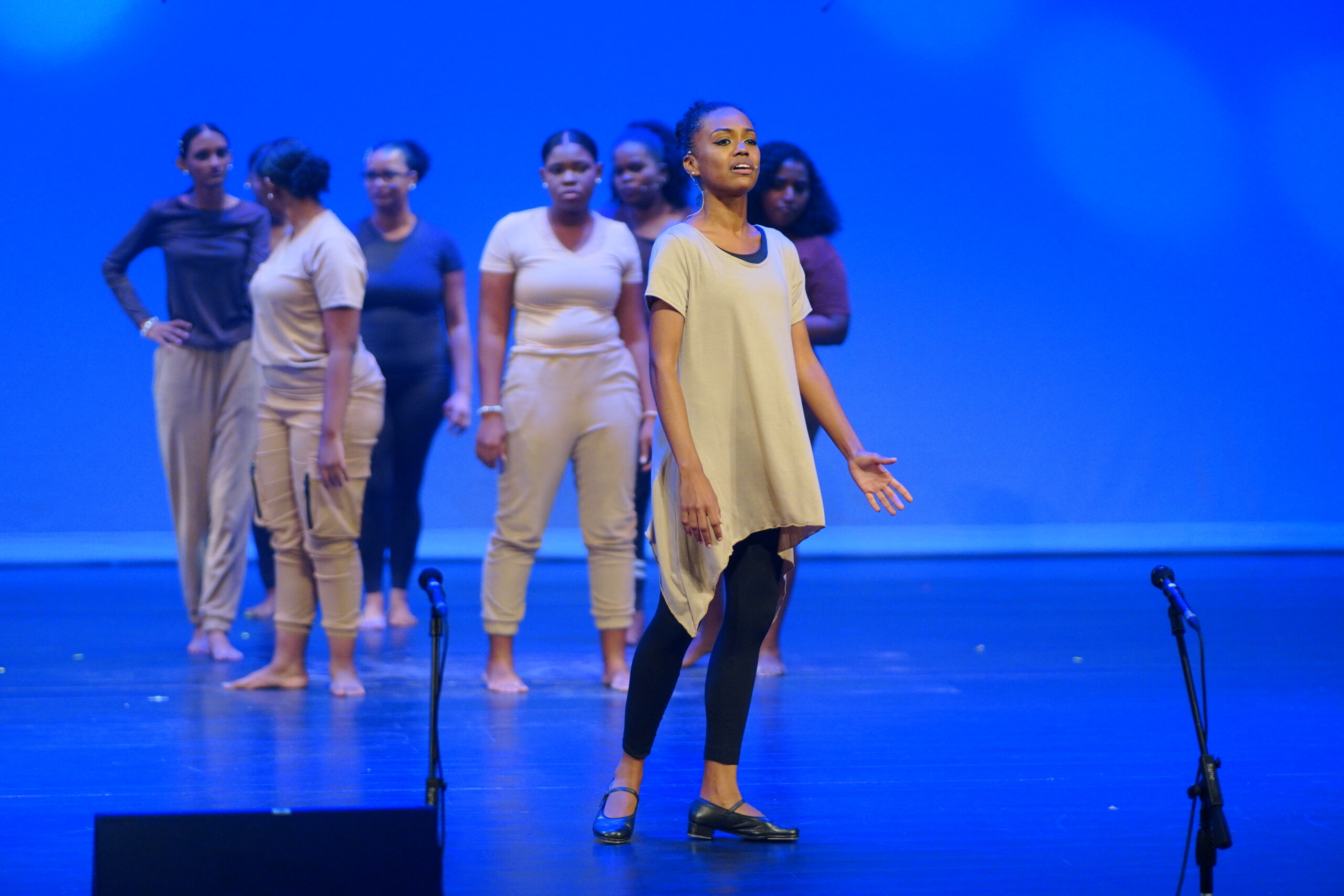 Laudem dance company rehearsing